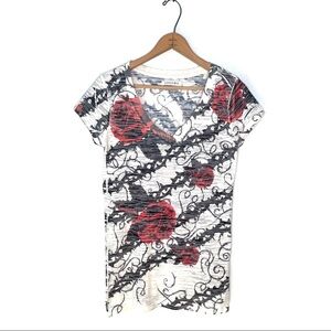 Kowboys And Co. | Red Rose And Thorns V-neck Tee